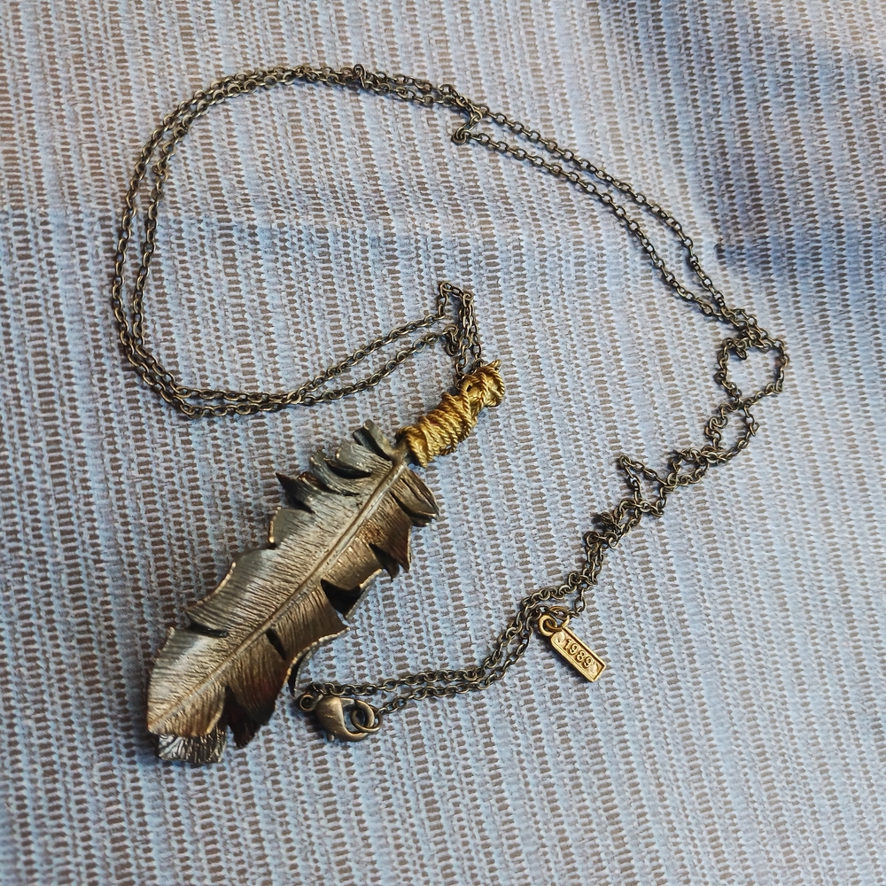 Feather Pendant Necklace - Picture 4 of 9